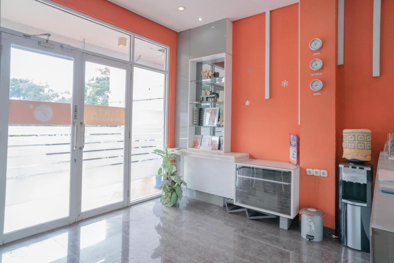 Reddoorz At Tirta Mansion Paramount Gading Cicayur Dış mekan fotoğraf