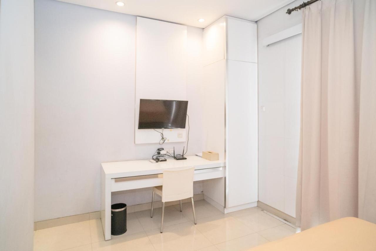 Reddoorz At Tirta Mansion Paramount Gading Cicayur Dış mekan fotoğraf